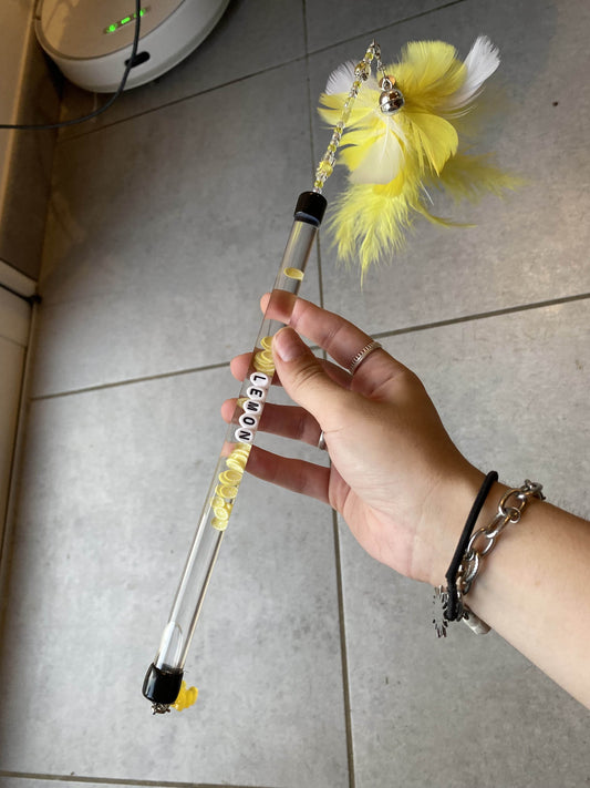 Jouet jaune